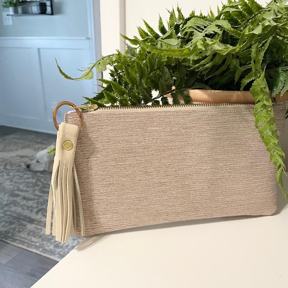 Gold Shimmer Clutch ONLY USED A FEW TIMES